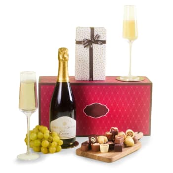 Popping Champagne – view 2
